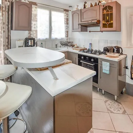 1 Bedroom Cozy Home In Moustiers-Sainte-Marie 穆斯捷-圣玛丽